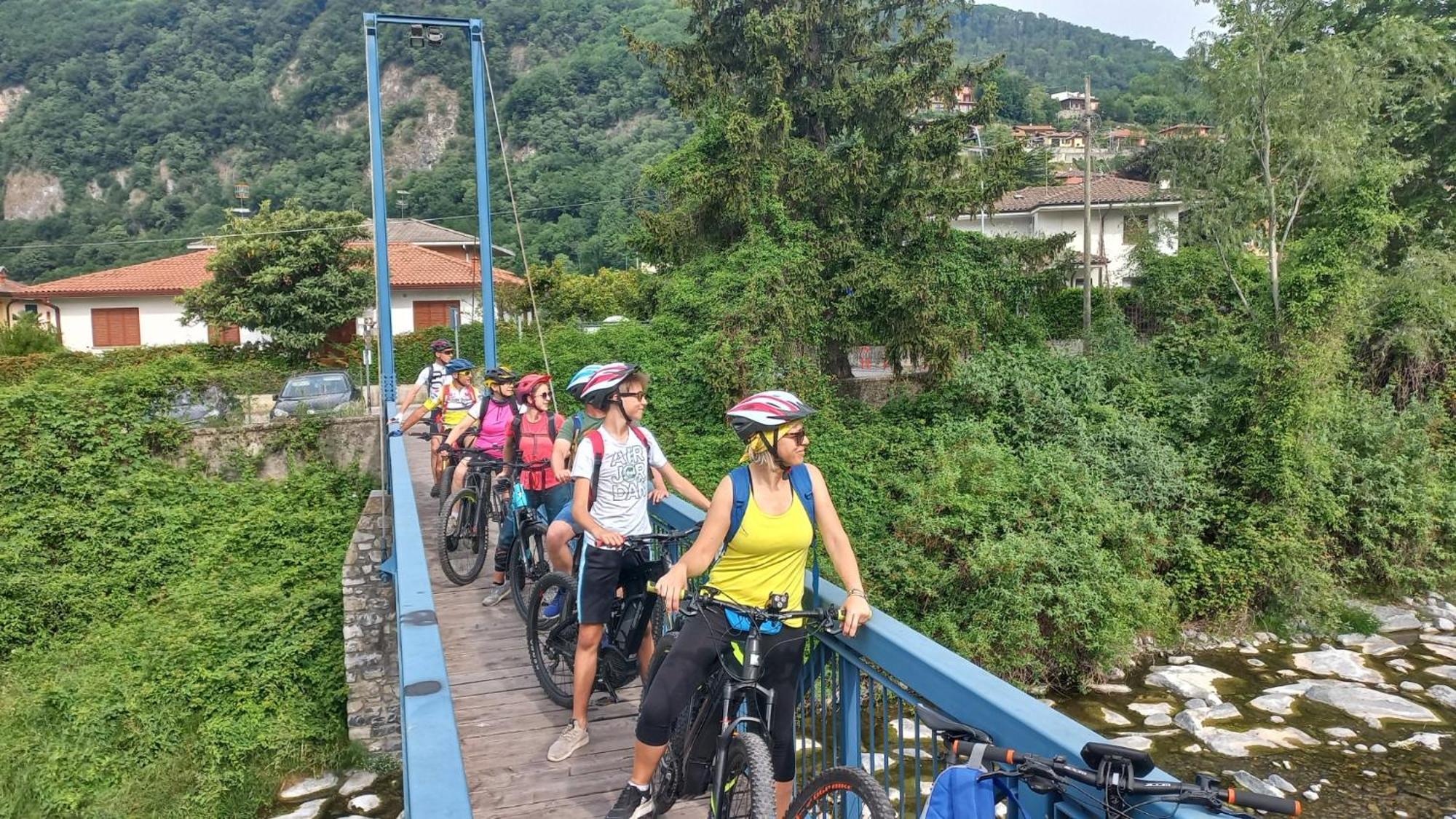 Castelmarte B&Bike Como Lake מראה חיצוני תמונה